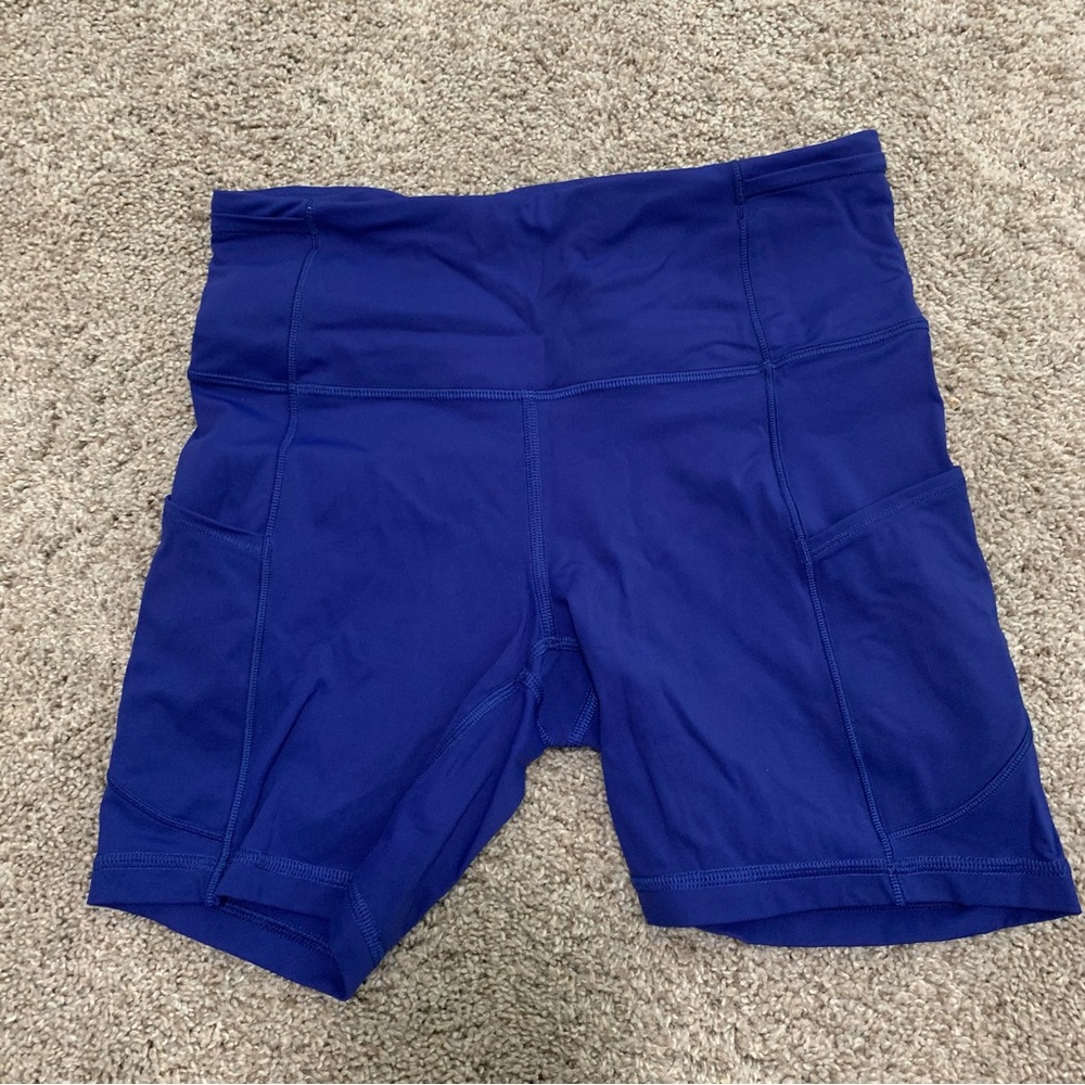 NWOT Lululemon Fast and Free Short 6" *Non-Reflective Larkspur